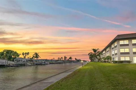 4660 Marine Pkwy #203, New Port Richey, FL 34652