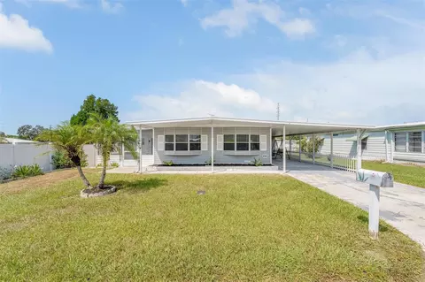 4745 Royal Palm Dr, Zephyrhills, FL 33542