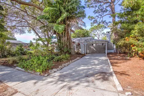 1136 Elmendorf Trce, Tarpon Springs, FL 34689