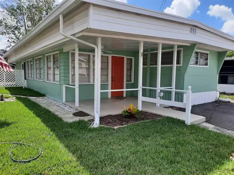 752 Driftwood Ln, Tarpon Springs, FL 34689