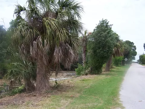 8545 Betty St, Port Richey, FL 34668