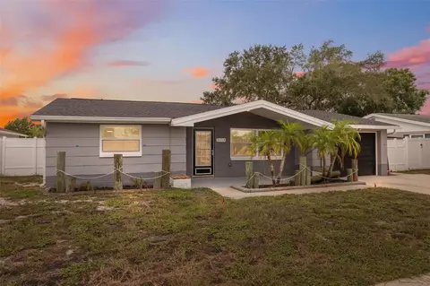 1113 Grand Blvd, Holiday, FL 34690