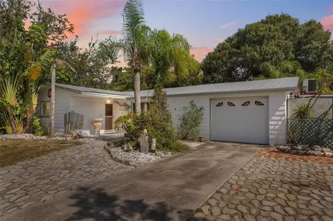 3330 Windfield Dr, Holiday, FL 34691