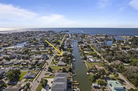 6733 Clark St, Hudson, FL 34667