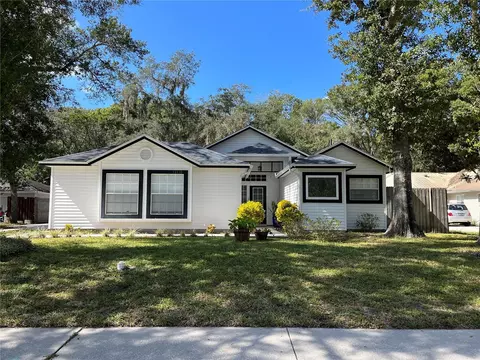18130 Swan Lake Dr, Lutz, FL 33549