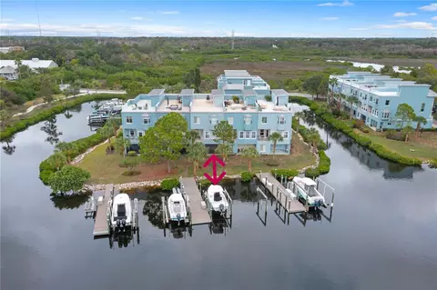 1126 Flying Fish Ln, Tarpon Springs, FL 34689