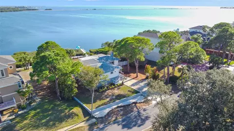 1657 Sea Breeze Dr, Tarpon Springs, FL 34689