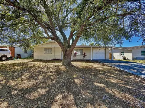 4132 Beacon Square Dr, Holiday, FL 34691