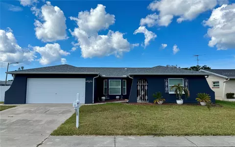 8919 Glen Moor Ln, Port Richey, FL 34668