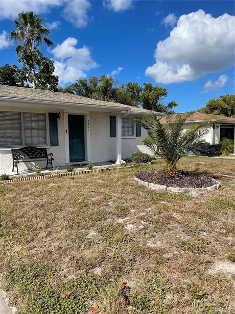 9711 Rainbow Ln, Port Richey, FL 34668