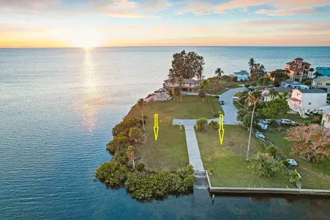 6401 Driftwood Dr, Hudson, FL 34667