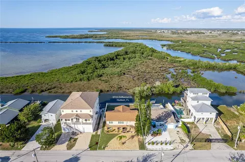 6723 Driftwood Dr, Hudson, FL 34667