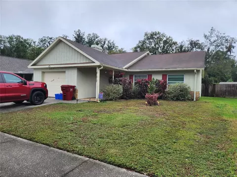 4610 N Country Hills Ct, Plant City, FL 33566