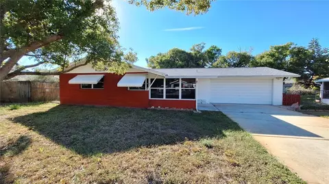 10701 Ixora Ln, Port Richey, FL 34668