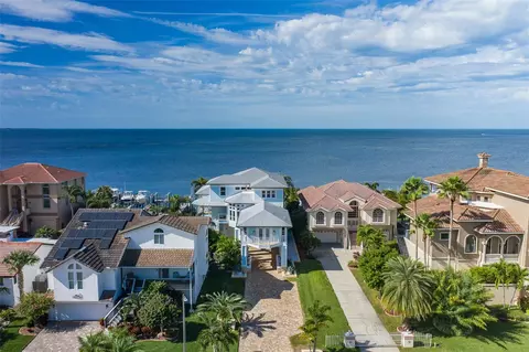5245 Westshore Dr, New Port Richey, FL 34652