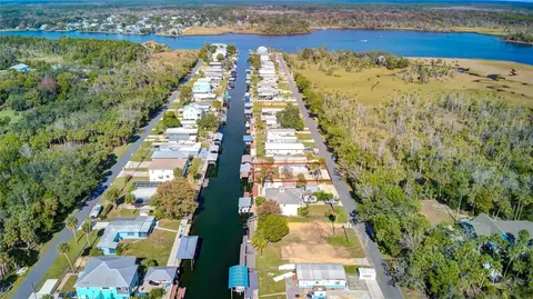 2620 N Comanche Pt, Crystal River, FL 34429