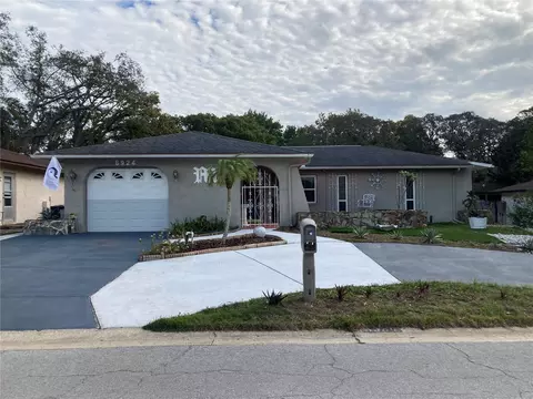 8924 Forest Lake Dr, Port Richey, FL 34668