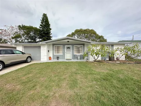 5253 Seafoam Dr, New Port Richey, FL 34652