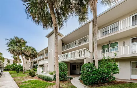 841 Patricia Ave #105, Dunedin, FL 34698