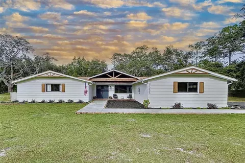 9555 Lakeview Dr, New Port Richey, FL 34654