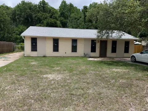 9917 Lake Dr, New Port Richey, FL 34654
