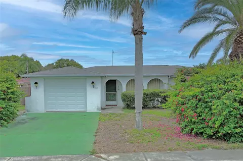 3525 Warbler Dr, New Port Richey, FL 34652