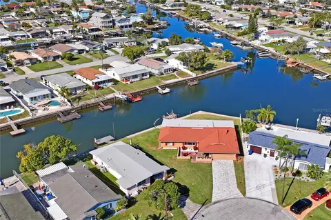 5103 Pelican Dr, New Port Richey, FL 34652