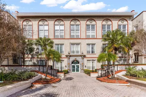 701 Mirror Lake Dr N #321, Saint Petersburg, FL 33701