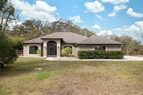 27951 Austin Woods Dr, Dade City, FL 33525