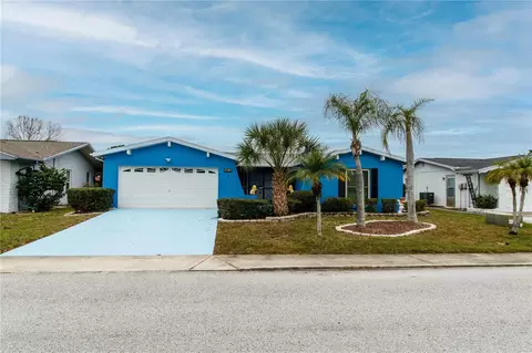 9705 Lakeside Ln, Port Richey, FL 34668