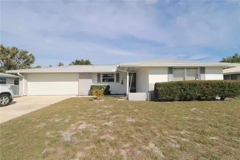 8001 Pineapple Ln, Port Richey, FL 34668
