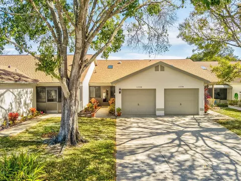 11720 Spring Tree Ln, Port Richey, FL 34668