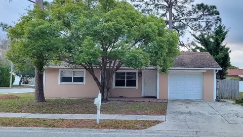 3146 Dole St, Holiday, FL 34691