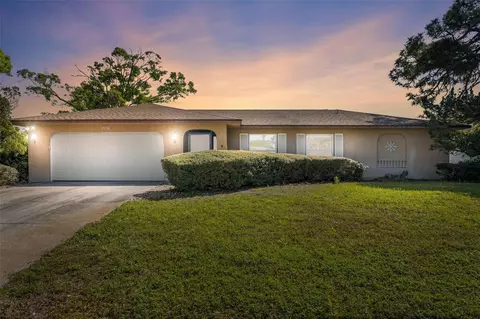 2207 42nd St W, Bradenton, FL 34205