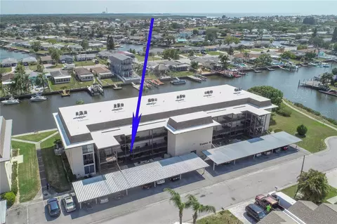 4452 Garnet Dr #105, New Port Richey, FL 34652