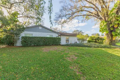 804 Bishop Pl, Seffner, FL 33584