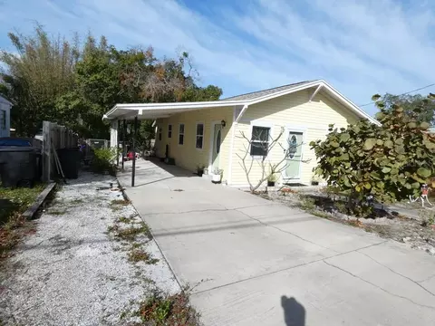 321 N Disston Ave, Tarpon Springs, FL 34689