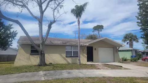 9131 Crabtree Ln, Port Richey, FL 34668