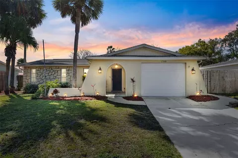 7308 Oak Crest Dr, Port Richey, FL 34668