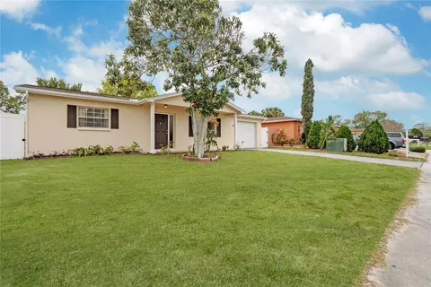 8416 Fox Hollow Dr, Port Richey, FL 34668