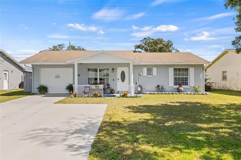 4702 Wisteria Dr, Zephyrhills, FL 33542