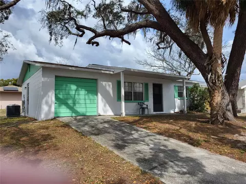 8011 Colton Dr, Port Richey, FL 34668