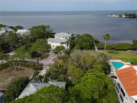 206 S Beach Dr, Tarpon Springs, FL 34689