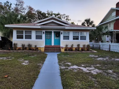 2111 6th Ave W #E, Bradenton, FL 34205