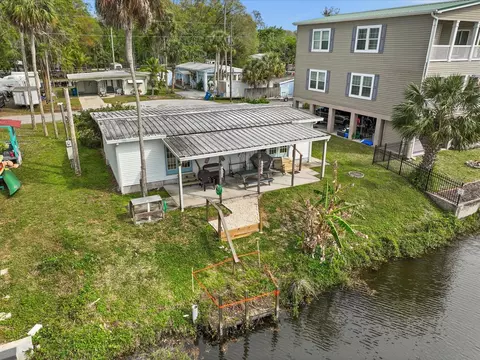7255 Arbordale Dr, Weeki Wachee, FL 34607