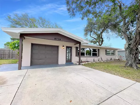 8739 113th St, Seminole, FL 33772