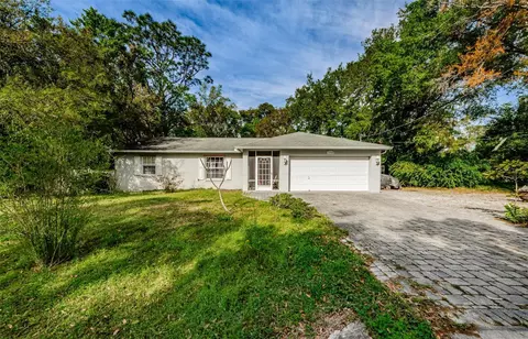 15930 Kings Pkwy, Tampa, FL 33618