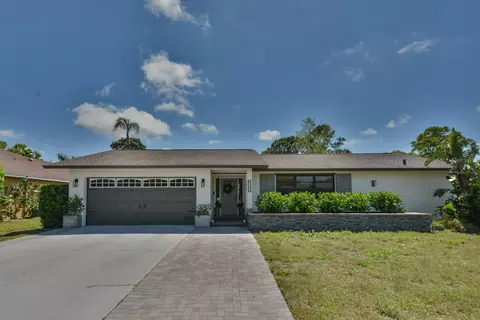 8140 Sylvan Dr, Hudson, FL 34667