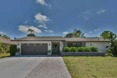 8140 Sylvan Dr, Hudson, FL 34667