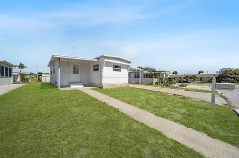 12020 Pawnee Dr, Hudson, FL 34667